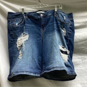 Torrid distressed blue casual jean shorts, size 22